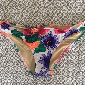 Old Navy Women’s Ruched Bikini Bottom- L